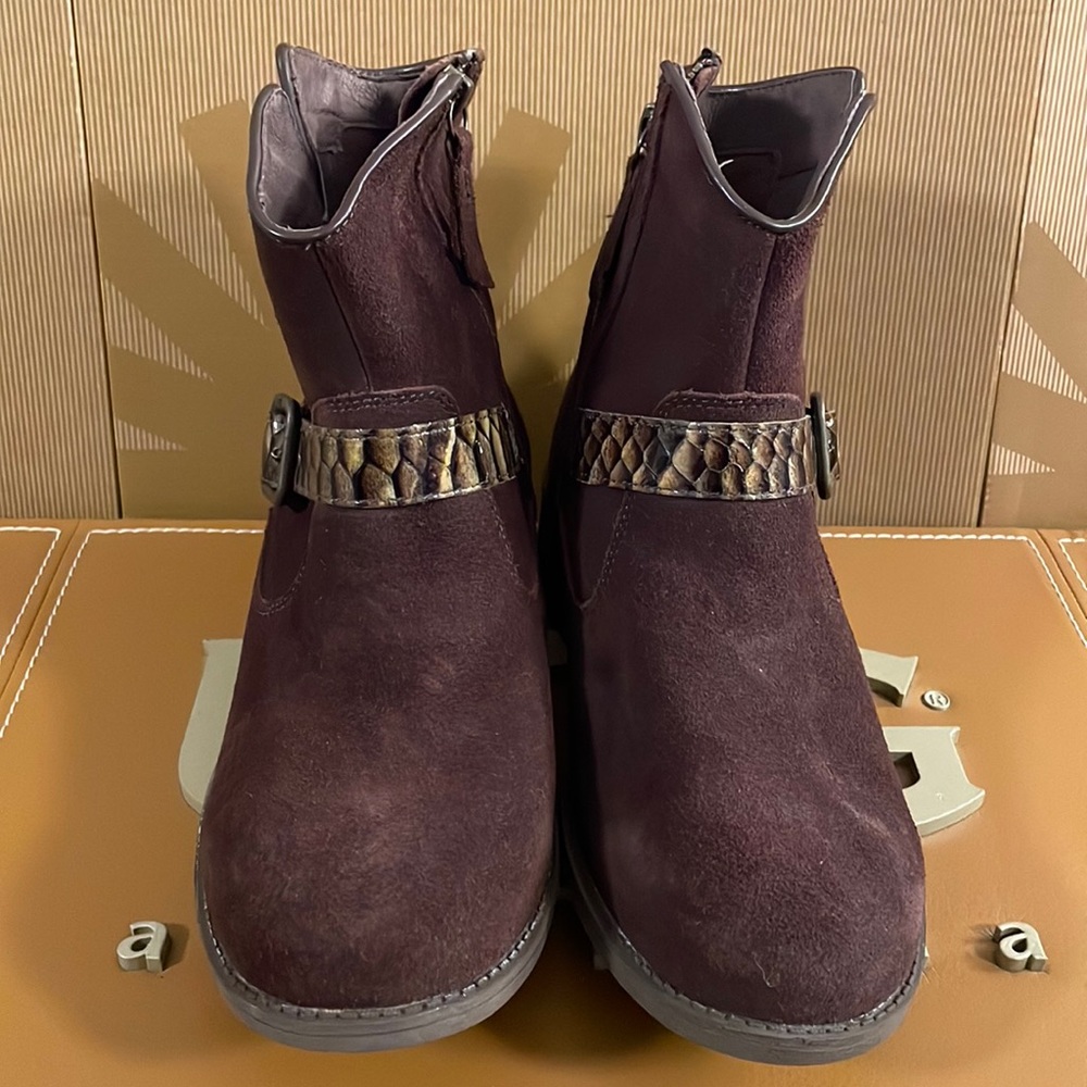 Brand New Womens UGG Milnor Stout Brown Short Ankle Snake Zip Up Heeled Boots